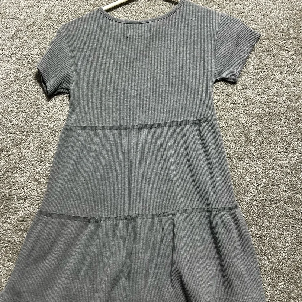 Old Navy Girls Grey Tiered Dress Size Small 6-7